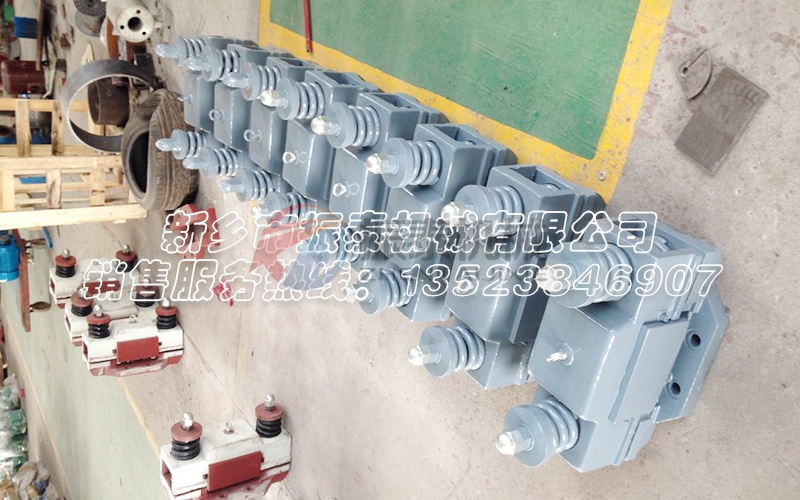 電磁式倉壁震動器 電磁式倉壁震動器